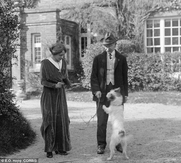 Thomas Hardy wife and dog