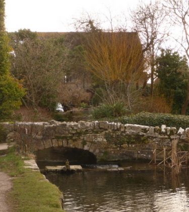 Sutton_Poyntz,_the_mill_pond_and_the_mill_-_geograph.org.uk_-_1708125