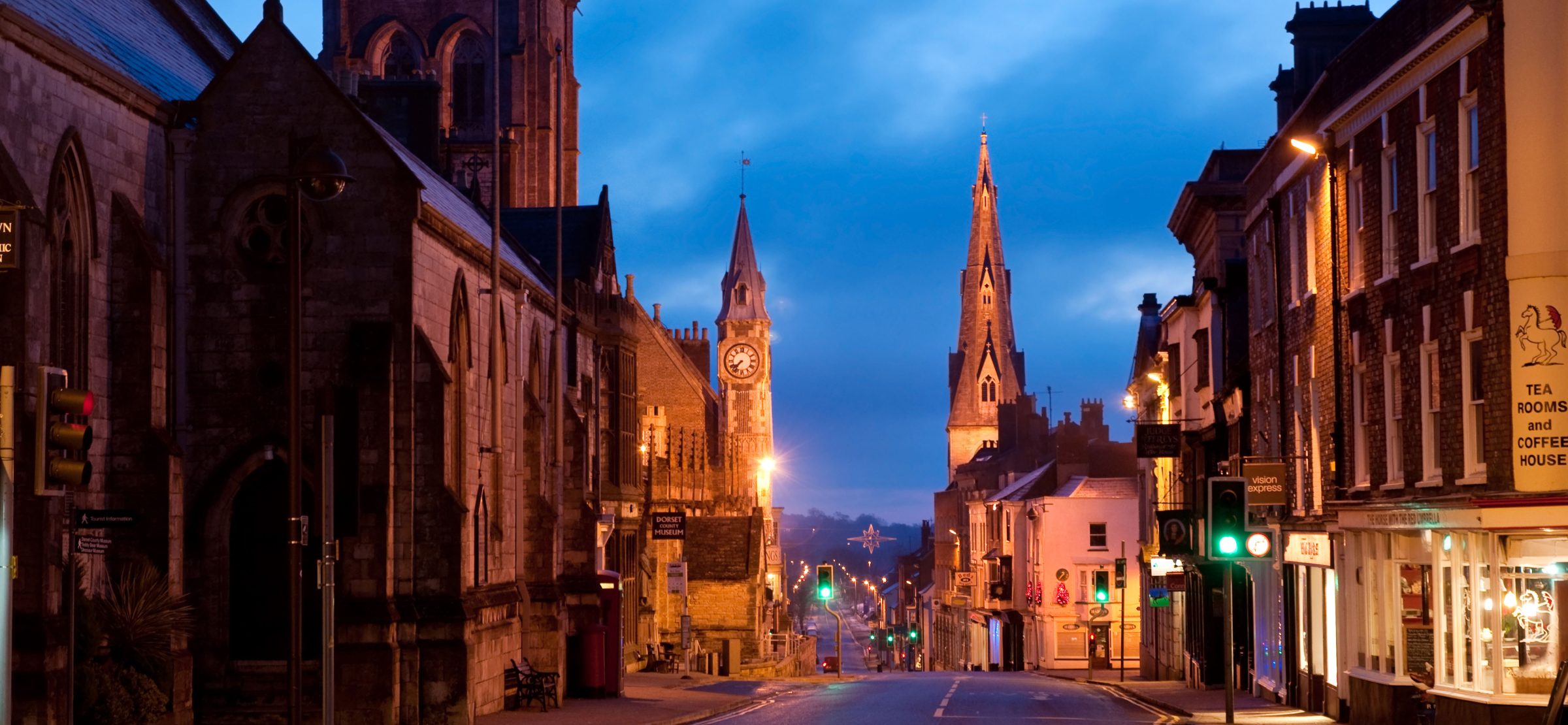 BGY514 Dorchester high street at dawn on a frosty morning. Dorset